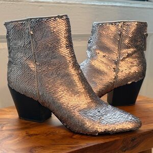 Dolce Vita Coltyn Silver Sequin Ankle Boots - 9.5 - Like New
